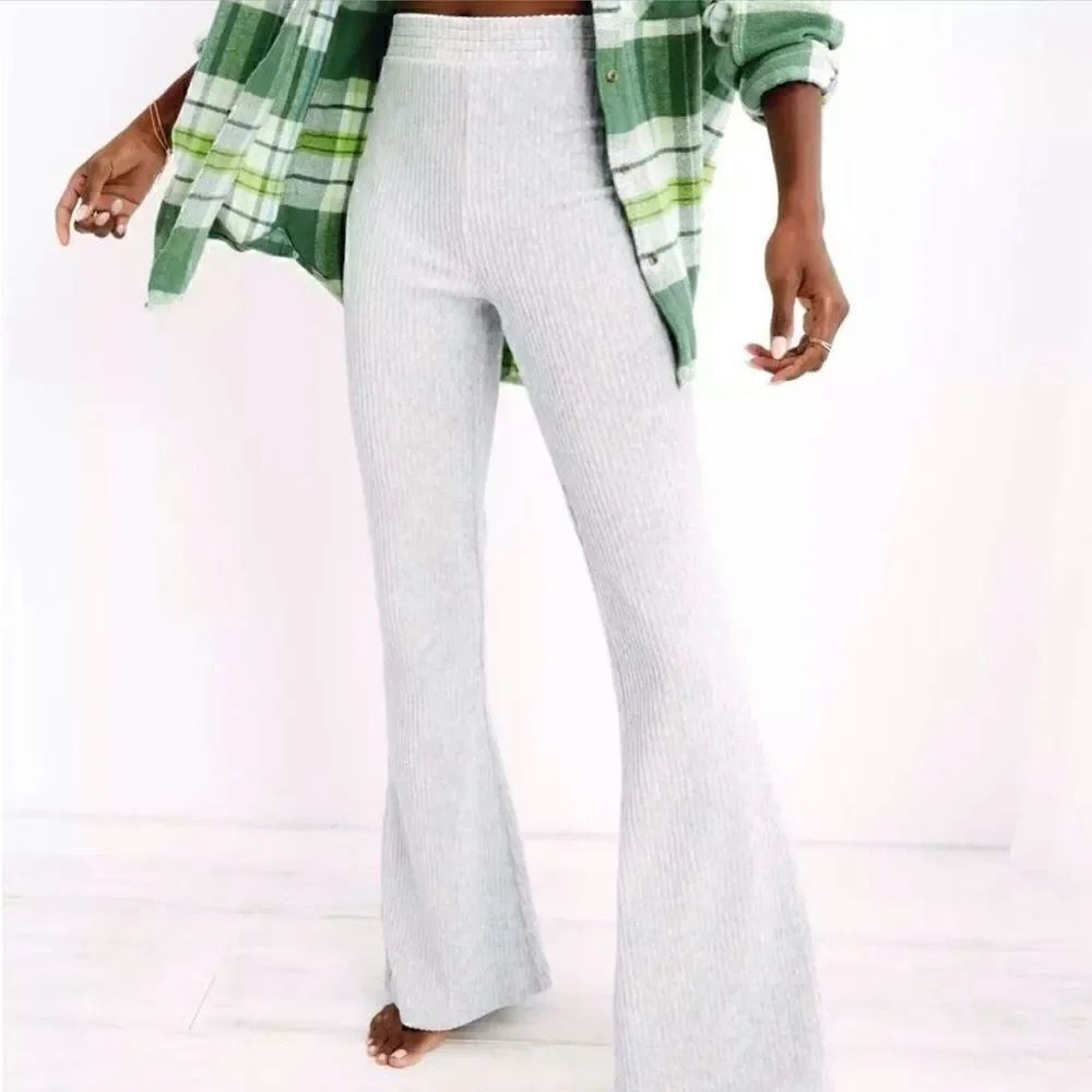 Aerie Groove On Ribbed High Waisted Velour Flare Pant Light Gray FLAW